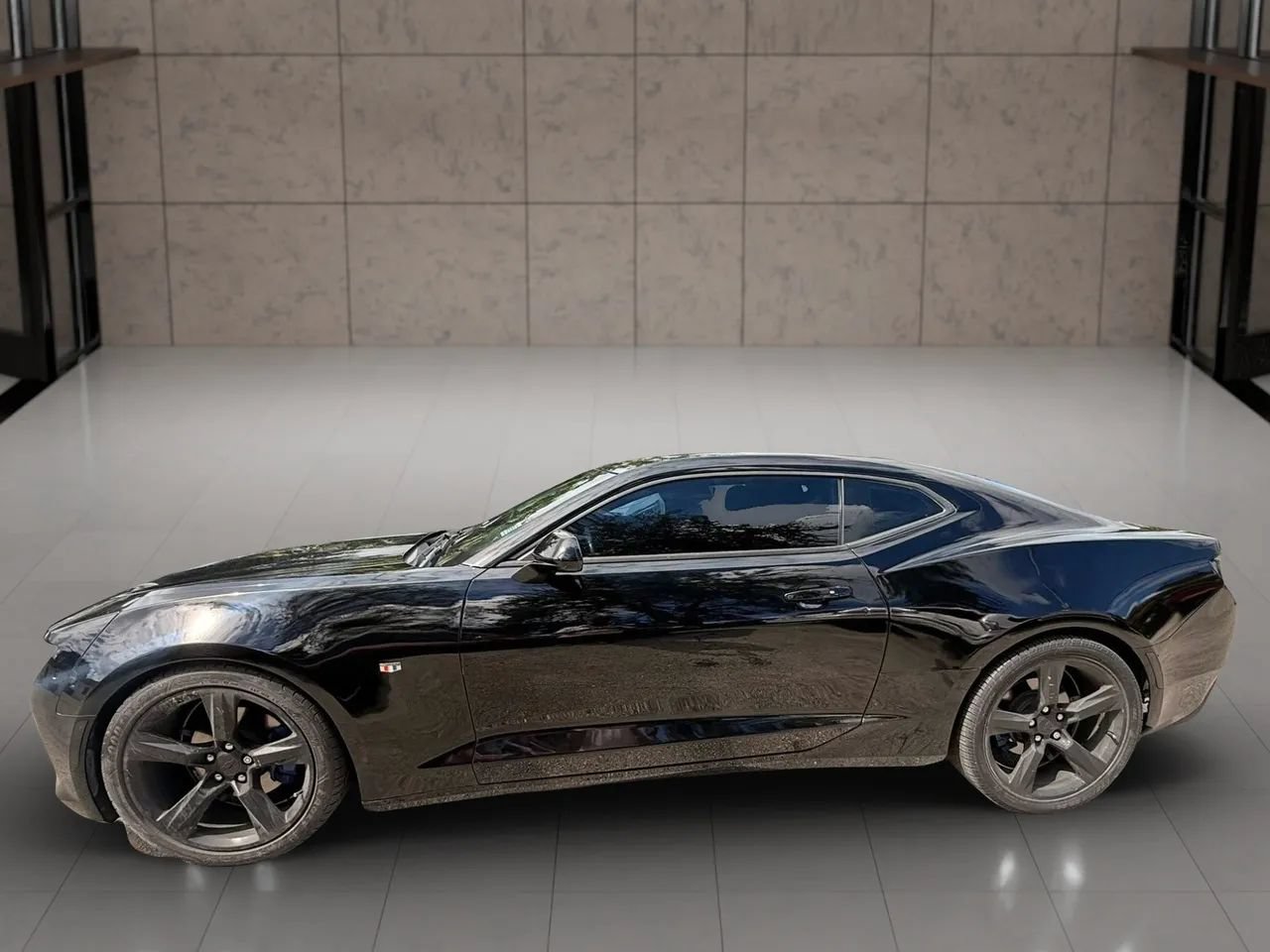 Used 2018 Chevrolet Camaro LT RWD image 8