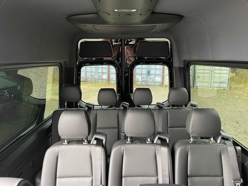 Used 2024 Mercedes-Benz Sprinter 2500 image 14