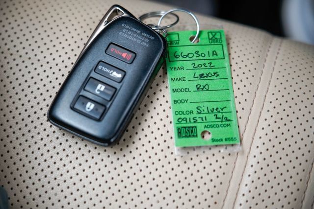 Used 2022 Lexus RX 450h AWD w/ Luxury Package image 23