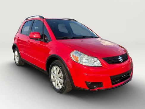Used 2010 Suzuki SX4 Hatchback FWD image 2