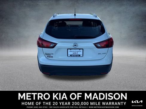 Used 2017 Nissan Rogue Sport SL w/ SL Premium Package image 5