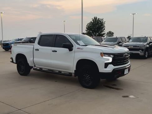 Used 2024 Chevrolet Silverado 1500 LT Trail Boss AWD/4WD image 2