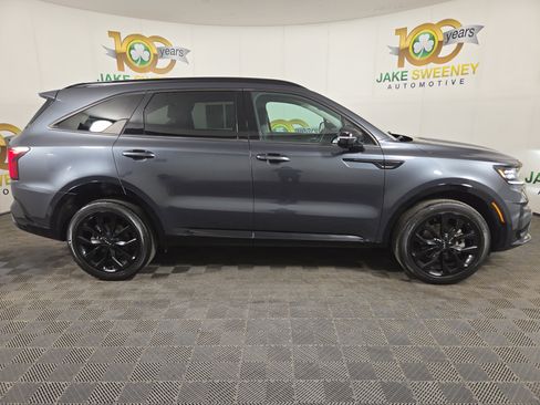 Used 2023 Kia Sorento SX image 11