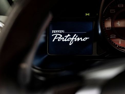 Used 2020 Ferrari Portofino RWD image 49