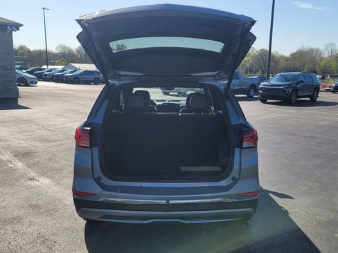 Used 2023 Chevrolet Equinox RS FWD image 11