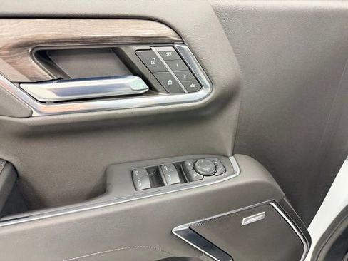 Certified 2023 Chevrolet Silverado 1500 LTZ w/ LTZ Convenience Package II AWD/4WD image 21