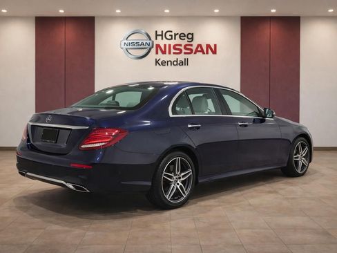 Used 2020 Mercedes-Benz E 350 Sedan image 4