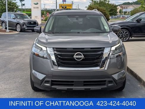 Used 2025 Nissan Pathfinder SV FWD image 10