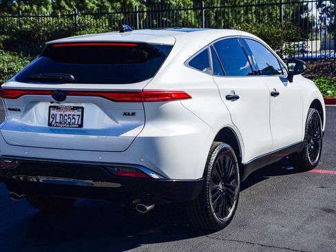 Certified 2024 Toyota Venza Nightshade image 7