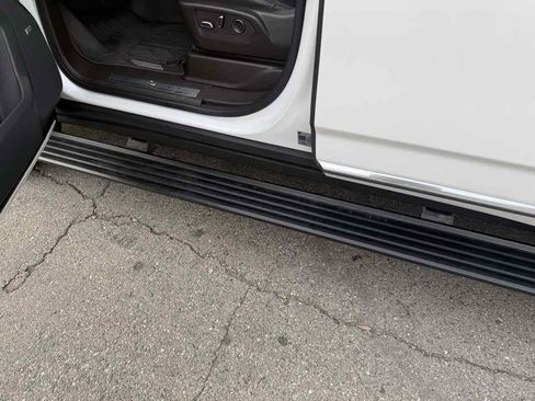 Used 2021 GMC Yukon Denali w/ Denali Ultimate Package image 12