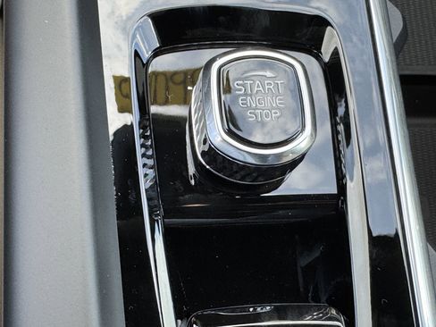 New 2026 Volvo XC60 B5 Core w/ Protection Package image 24