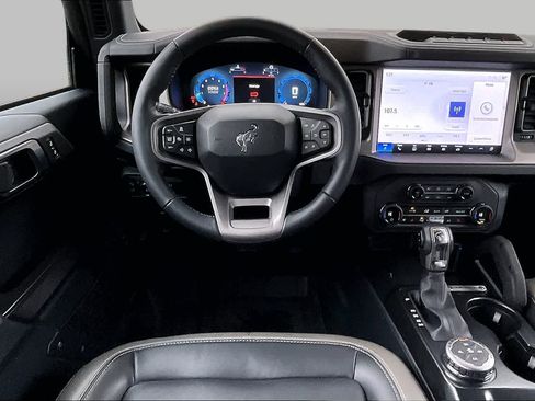 Certified 2025 Ford Bronco Outer Banks w/ Sasquatch Package AWD/4WD image 6