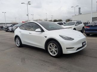 Used 2021 Tesla Model Y Long Range video 3