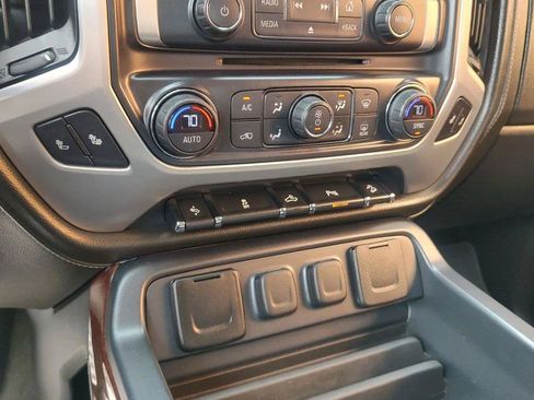Used 2017 GMC Sierra 1500 SLT w/ SLT Preferred Package AWD/4WD image 22