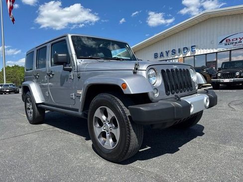 Used 2015 Jeep Wrangler Unlimited Sahara w/ Max Tow Package AWD/4WD image 2