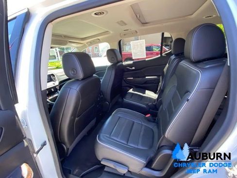 Used 2020 GMC Acadia Denali w/ Denali Ultimate Package AWD/4WD image 28