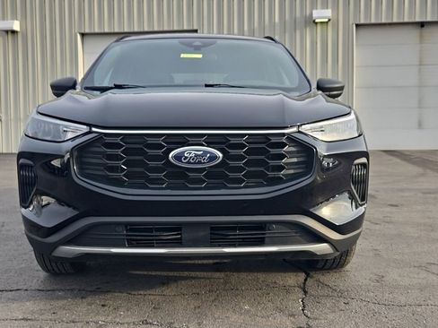 Used 2025 Ford Escape ST-Line image 2