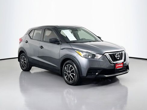 Used 2020 Nissan Kicks S image 7
