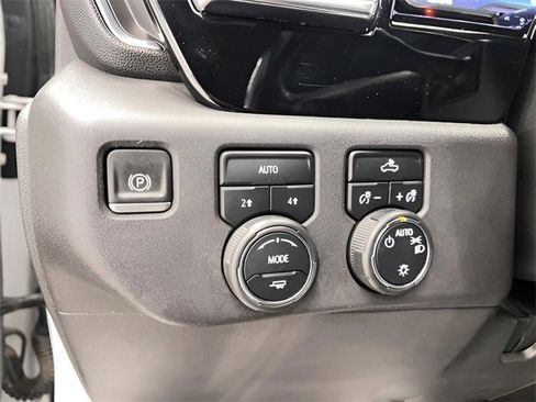 Used 2022 Chevrolet Silverado 1500 LT image 15