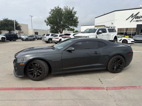 Used 2015 Chevrolet Camaro ZL1 RWD image 3