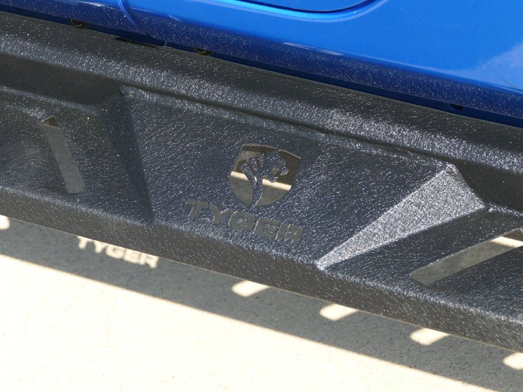 Certified 2023 Jeep Gladiator Sport AWD/4WD image 12