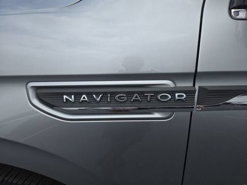 Used 2024 Lincoln Navigator Premiere AWD/4WD image 41