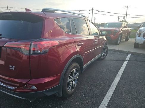 Used 2018 Toyota RAV4 XLE AWD/4WD image 16
