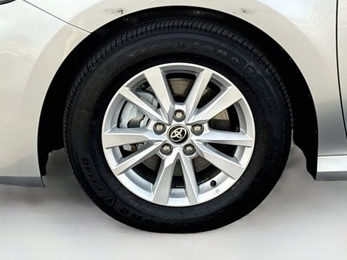 Used 2026 Toyota Camry LE FWD image 29