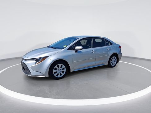 Used 2021 Toyota Corolla LE w/ Carpet Mat Package (TMS) FWD image 5