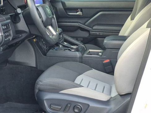 Used 2024 Toyota Tacoma TRD Sport w/ TRD Sport Upgrade Package image 15