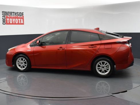 Used 2018 Toyota Prius Two w/ Prius Two Safety Plus Package FWD image 2