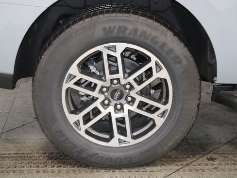 New 2026 Ford Expedition Active image 13