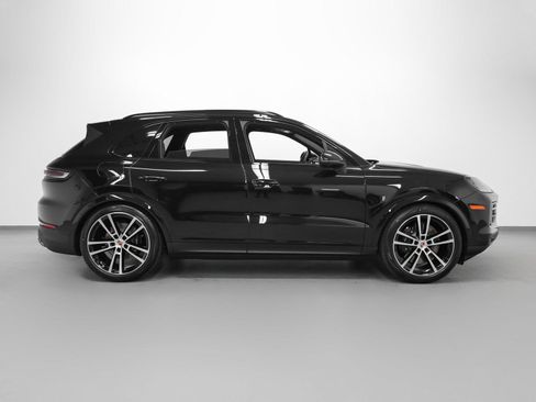 New 2026 Porsche Cayenne S image 13