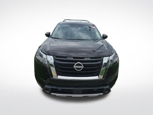 Used 2023 Nissan Pathfinder SL FWD image 2