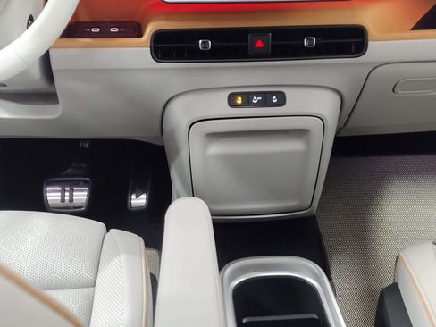 New 2025 Volkswagen ID. Buzz 1st Edition image 45