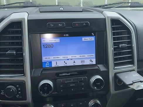Used 2019 Ford F150 Lariat w/ Equipment Group 502A Luxury AWD/4WD image 2