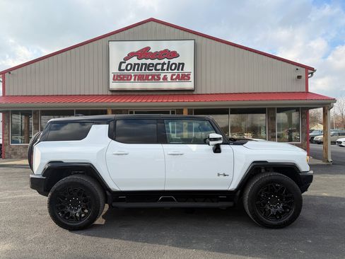 Used 2025 GMC Hummer EV 2X w/ LPO, Cargo Utility Package image 3