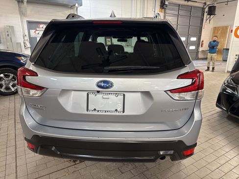 Used 2022 Subaru Forester Premium image 8