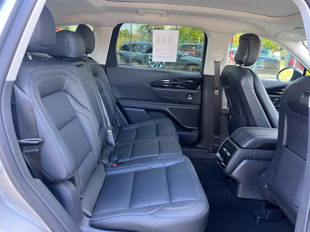 Used 2026 Lincoln Nautilus Premier w/ Equipment Group 102A AWD/4WD image 19