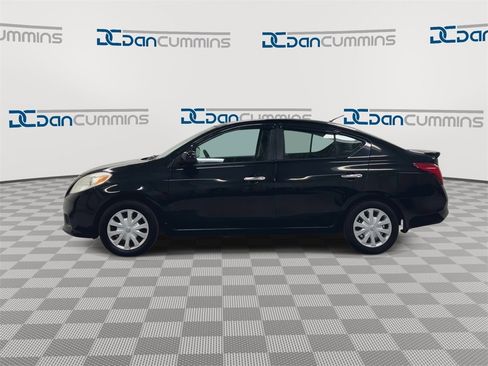 Used 2013 Nissan Versa SV image 5
