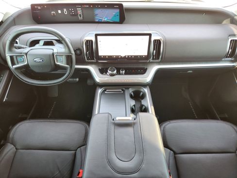 New 2025 Ford Expedition Platinum w/ Platinum Ultimate Package image 21