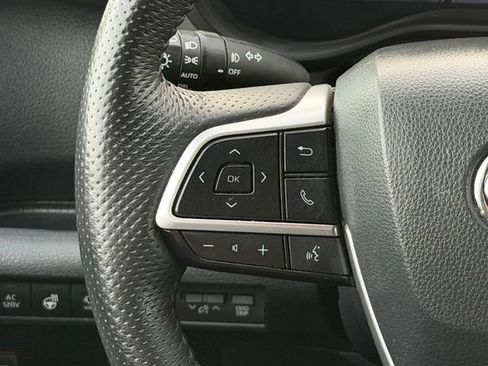 Certified 2025 Toyota Sienna Platinum AWD/4WD image 28