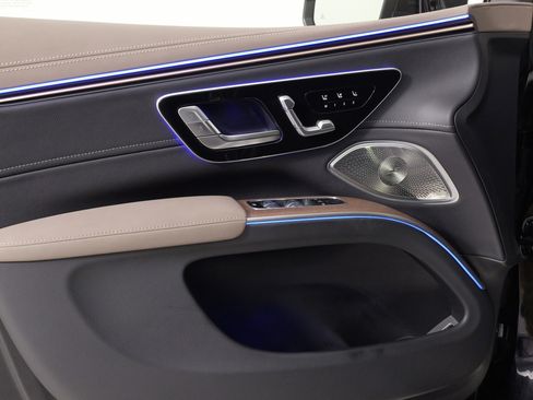 Used 2023 Mercedes-Benz EQS 580 4MATIC SUV image 25