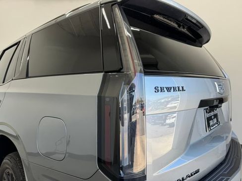 Used 2025 Cadillac Escalade Sport w/ LPO, ONYX Package AWD/4WD image 35