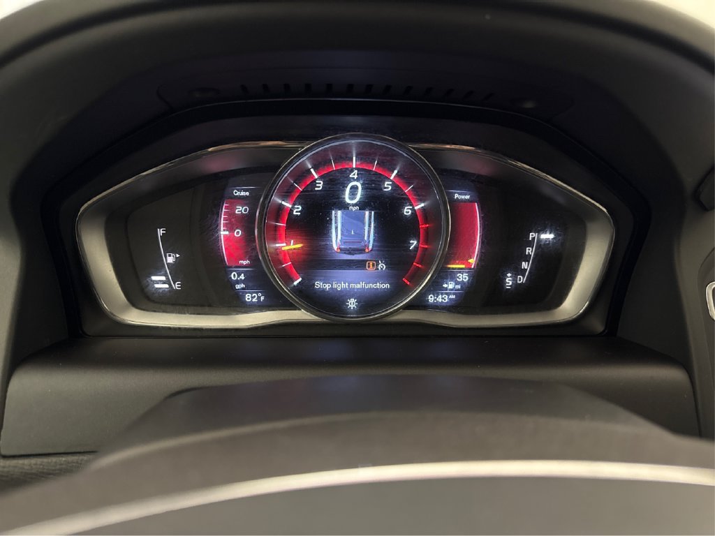 Used 2016 Volvo XC60 T6 w/ Climate Package AWD/4WD image 16