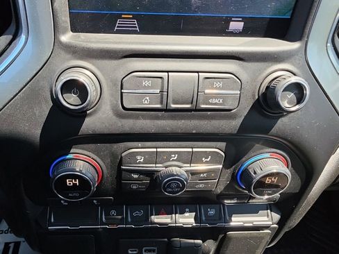 Used 2021 Chevrolet Silverado 1500 LT AWD/4WD image 15