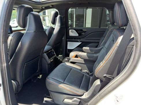 Used 2025 Lincoln Aviator Black Label w/ Black Label Special Edition AWD/4WD image 17