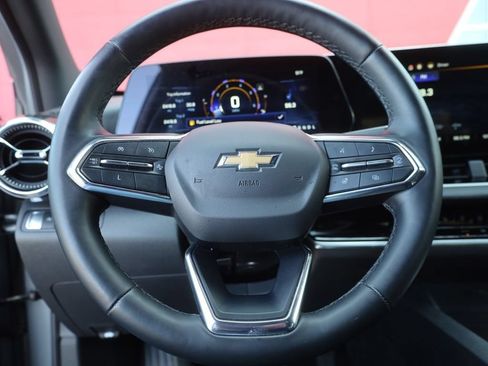 Used 2025 Chevrolet Equinox LT FWD image 35