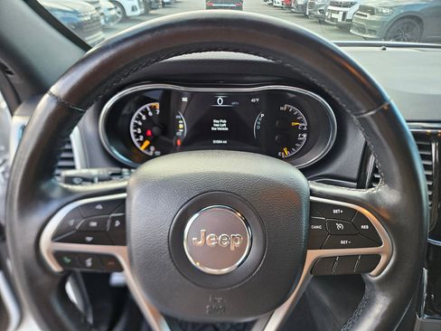 Used 2022 Jeep Grand Cherokee Laredo X AWD/4WD image 23