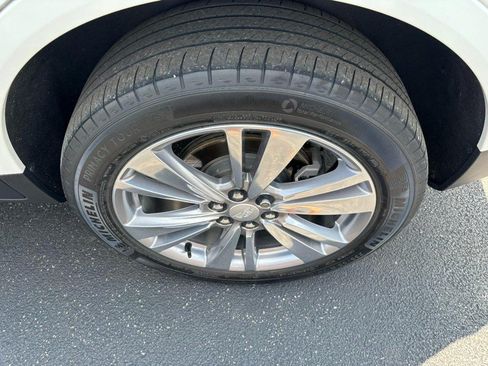 Used 2023 Cadillac XT5 Premium Luxury w/ Technology Package AWD/4WD image 7